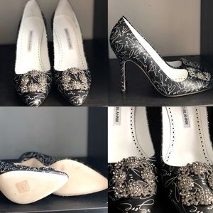 Decades of Love Hangisi